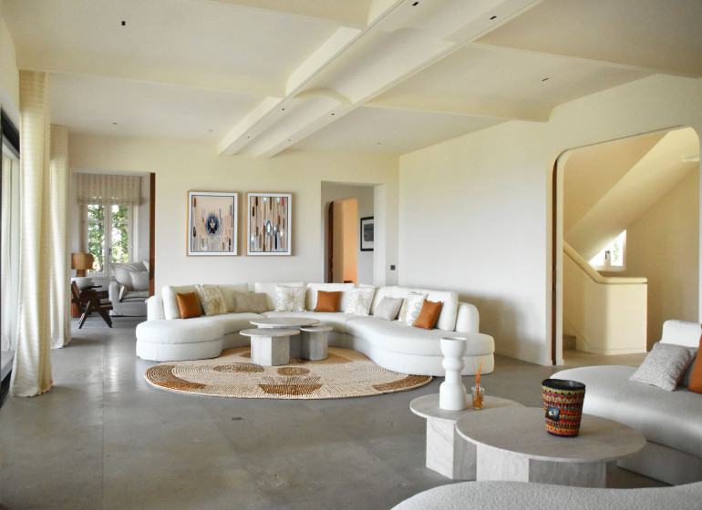 salon de tele dans villa saint-tropez